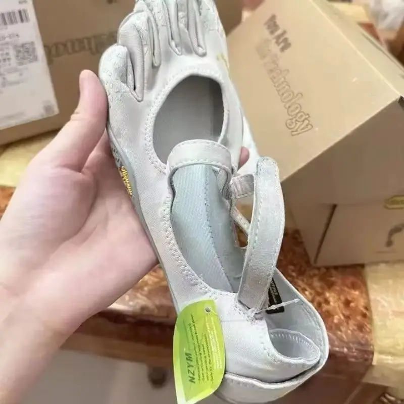 

New Arrival Fitness Yoga Shoes for Women Squat Hard Pull Shoe Soft Bottom Weight Lifting Training Shoe Gym Shoe