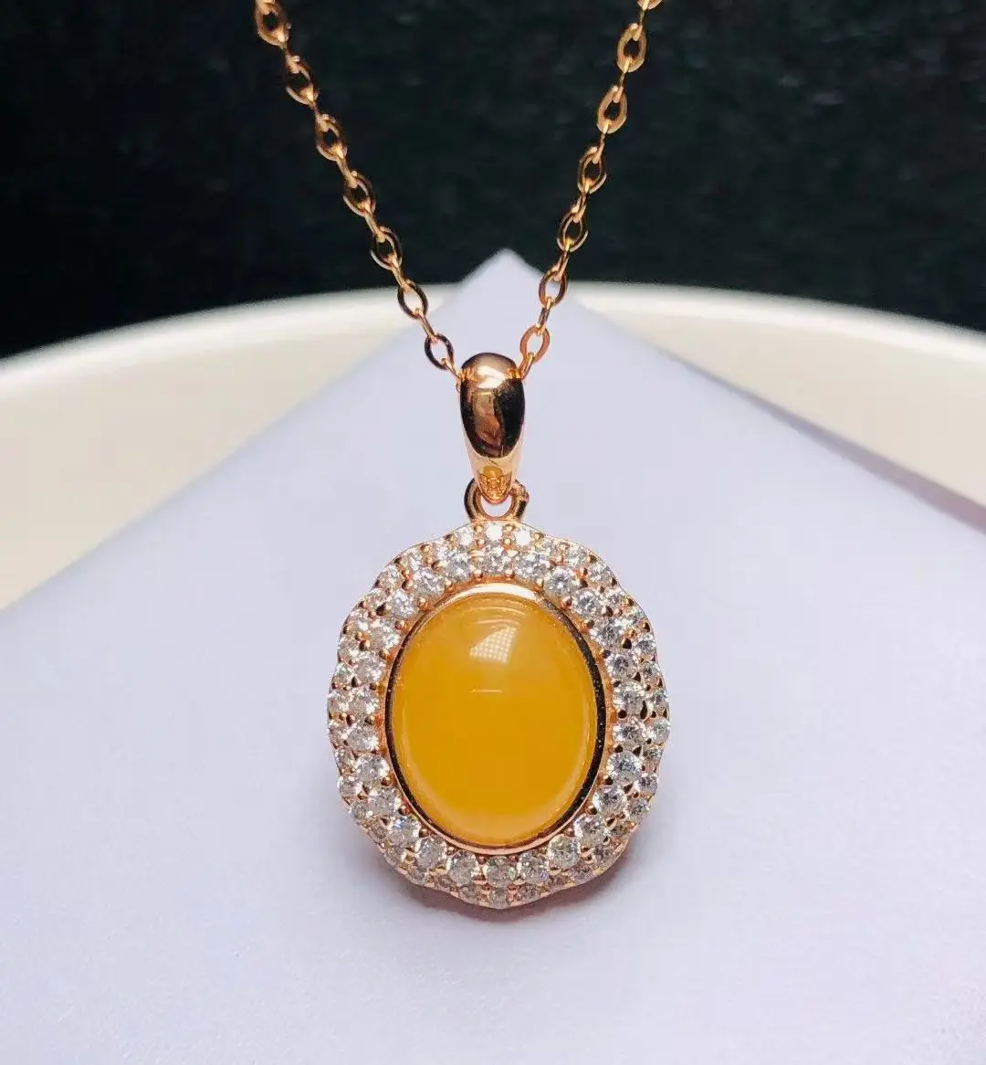 

Подвеска из чистого серебра с инкрустацией из натурального меда и куриного масла, желтого янтаря, 18,2x16x8 мм, дизайн Halo, ослепительный и роскошный