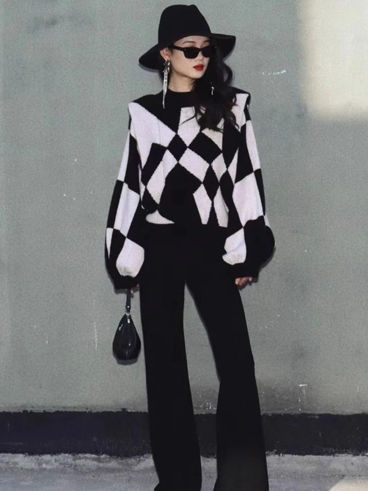 

French Style Retro Checkerboard Sweater Women's Thickened Autumn Winter Lazy Style Bubble Sleeve Loose Elegant Knitted Top