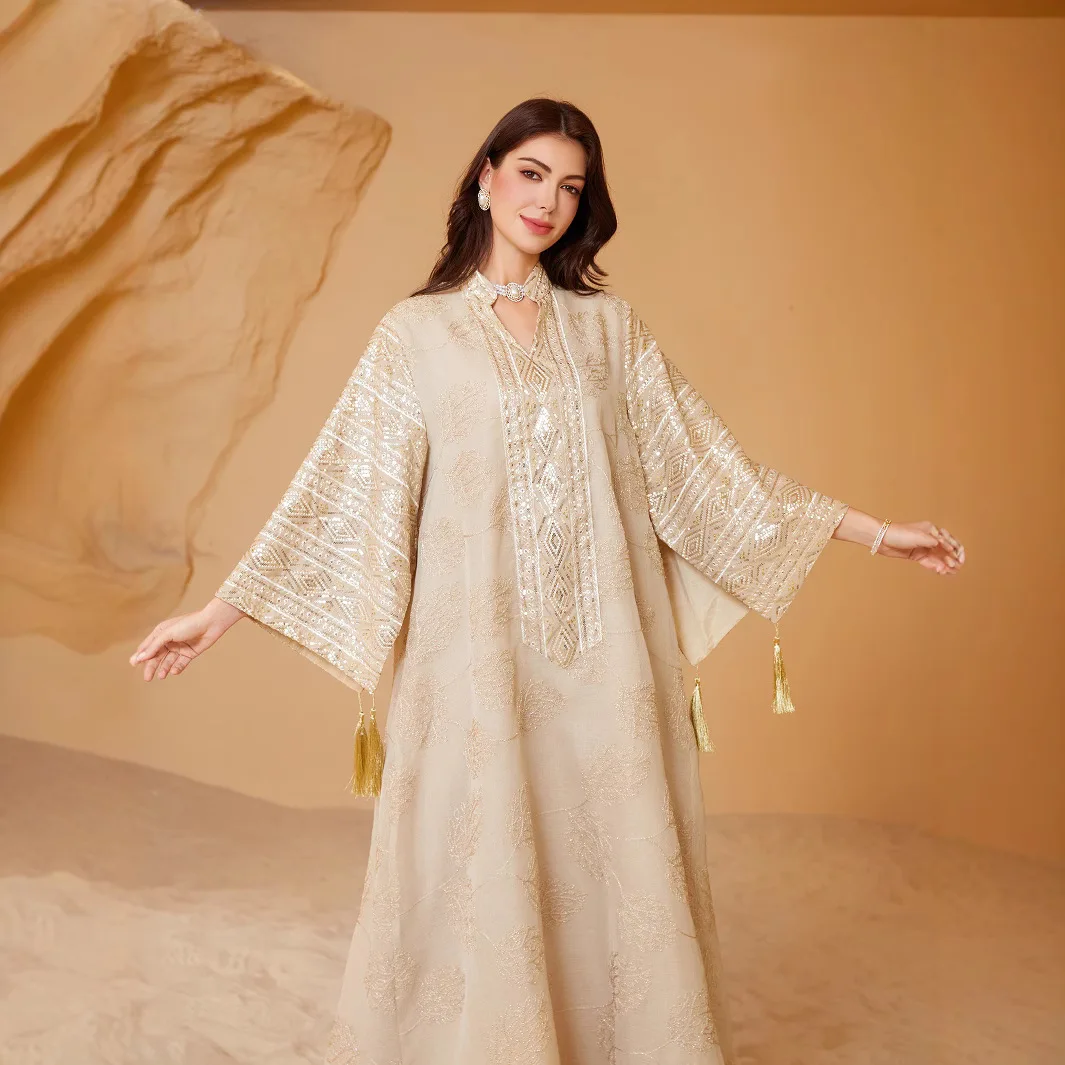 Saudi Arabian Middle Eastern Muslim Women's Robes: European and American-style High-end Embroidered Sequin Plus-size Dresses.
