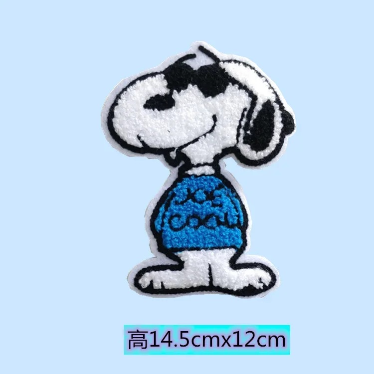 Anime Snoopy Cartoon Cute Dog Pattern Naklejka na ręcznik Haftowana naszywka Dekoracyjna naklejka na ubrania DIY Dekoracja