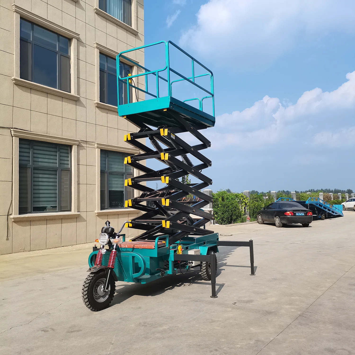2025 12m 500kg capacity brand electric tricycle aerial work platform hydraulic scissor lift tricycle drive scissor lift table