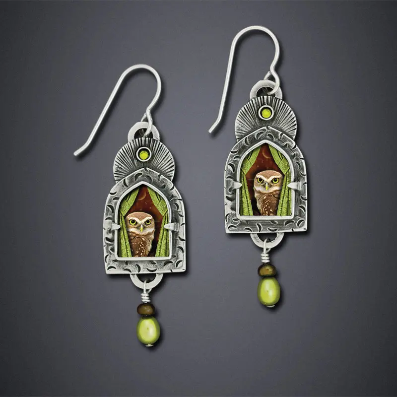 

Vintage Irregular Shaped Adhesive Pattern Owl Earrings Metal Silver Color Hanging Olive Green Imitation Pearl Earrings