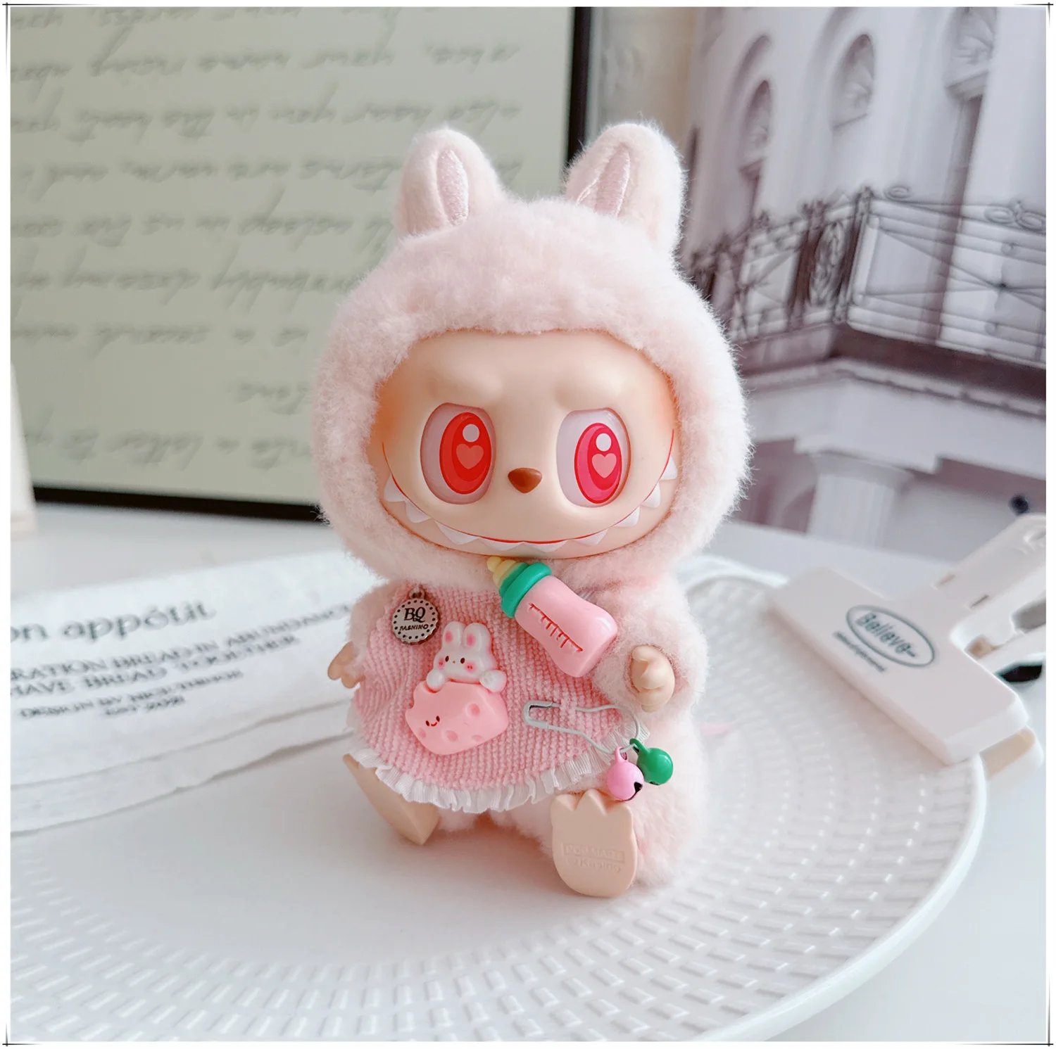 Vêtements pour LABUBU 4e génération, 4.0 broches pour la série Love, nouvelle tenue de Mini poupée, tablier multicolore avec bouteille de lait, imprimés ours et lapin