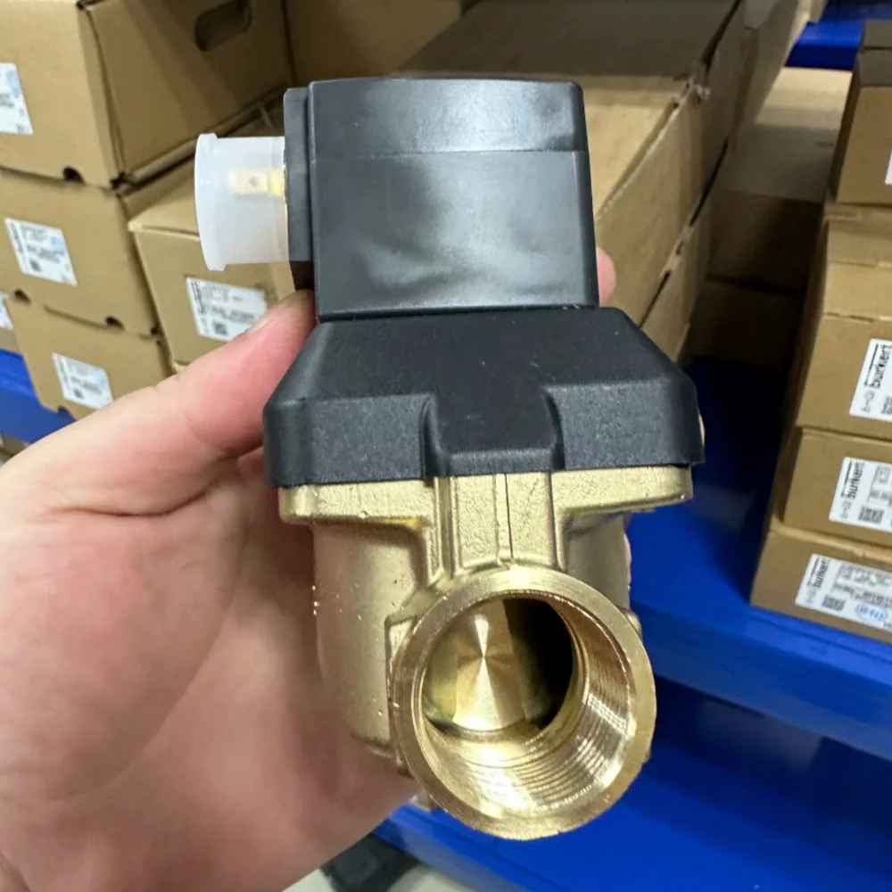 Burkert 6213 Type Solenoid Valve G3/4 inch Brass Body 24VDC 00239869