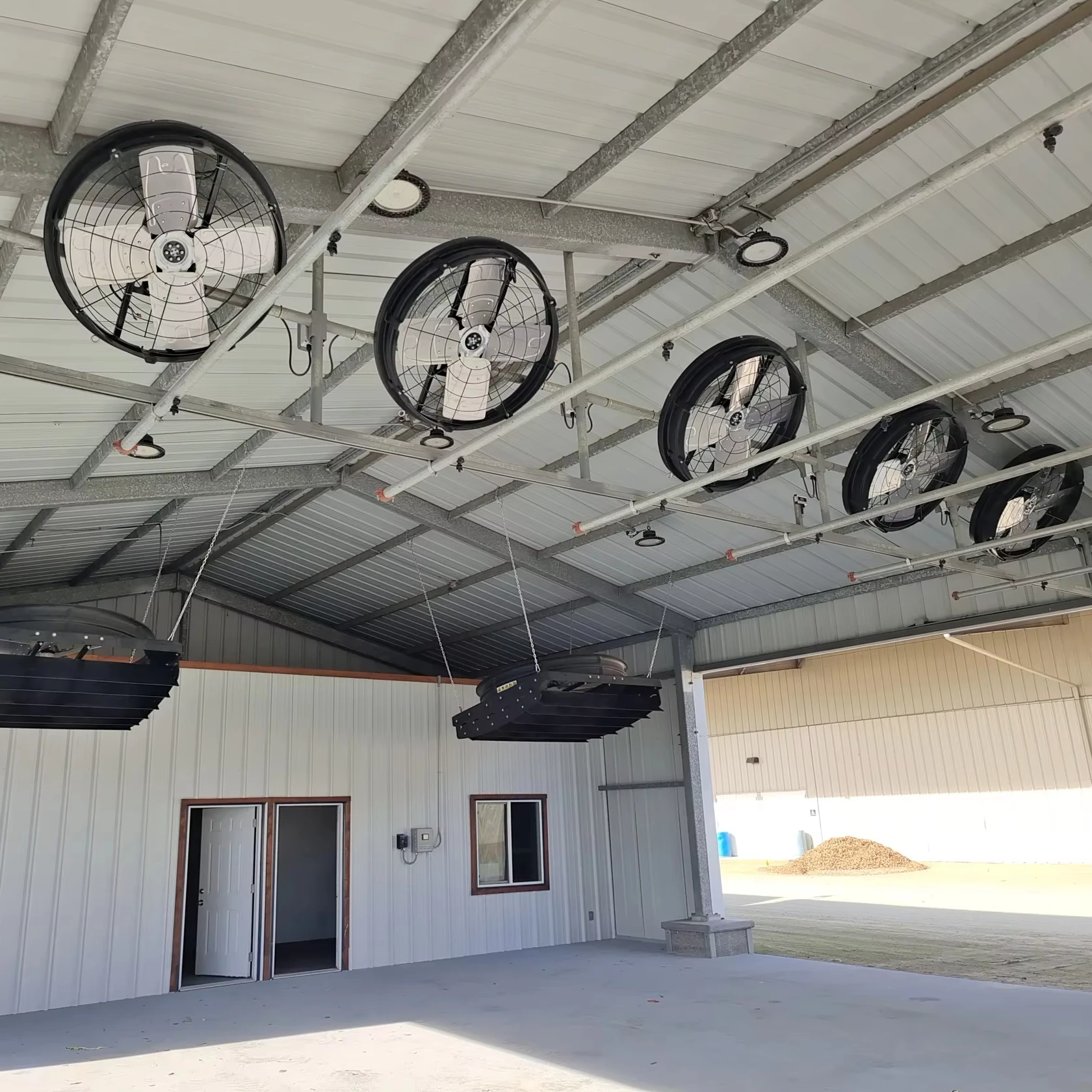 

38 Inch Rustproof Polyethylene Farm Fan With APP Control and 8 Installation Points Flexibility