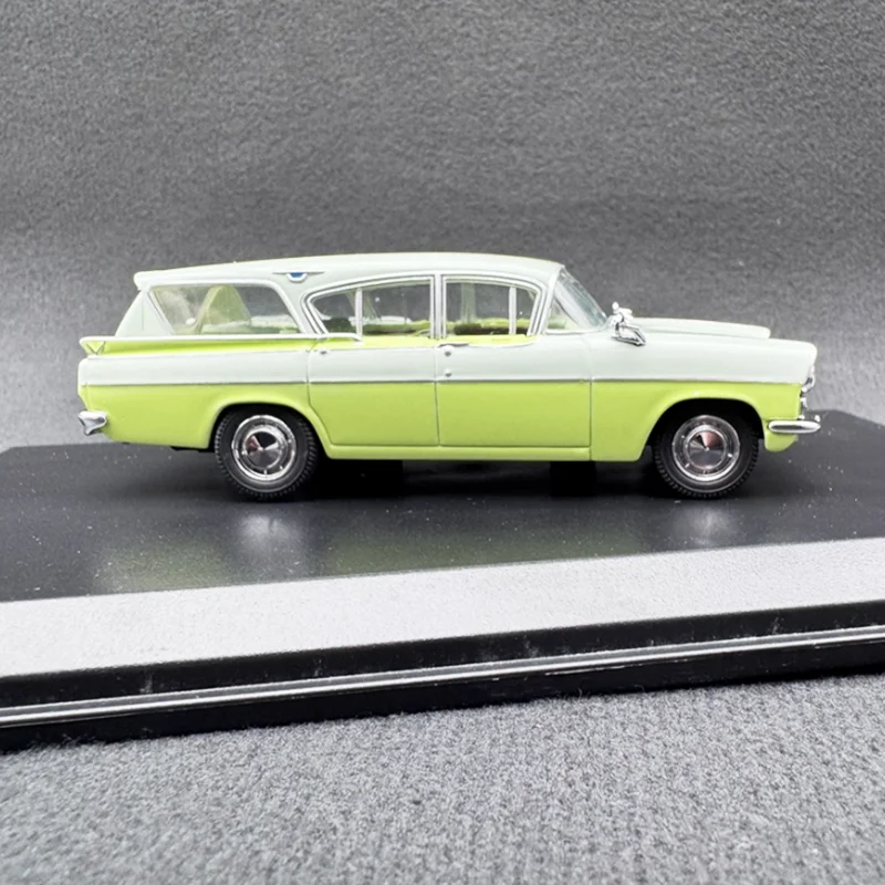 

OXFORD Diecast 1:43 Scale Alloy Sedan Retro Car Model Finished Product Simulation Toy Collection Gift Static Display
