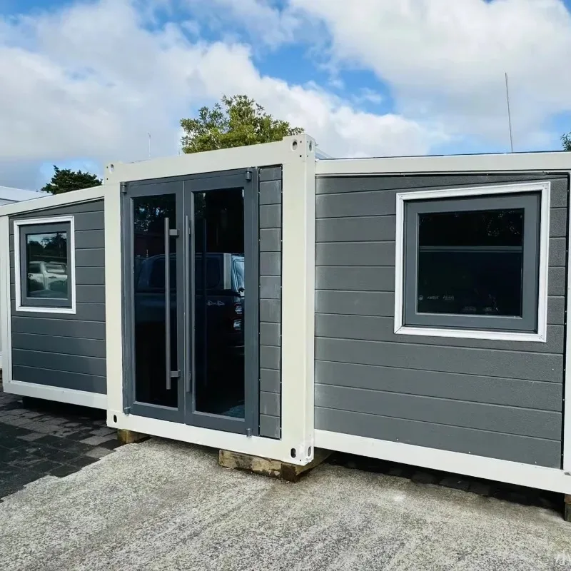 Customizable Contemporary Design 20ft 30ft 40ft Movable Container Houses Prefab Residential Units Villas Made Sandwich Panel