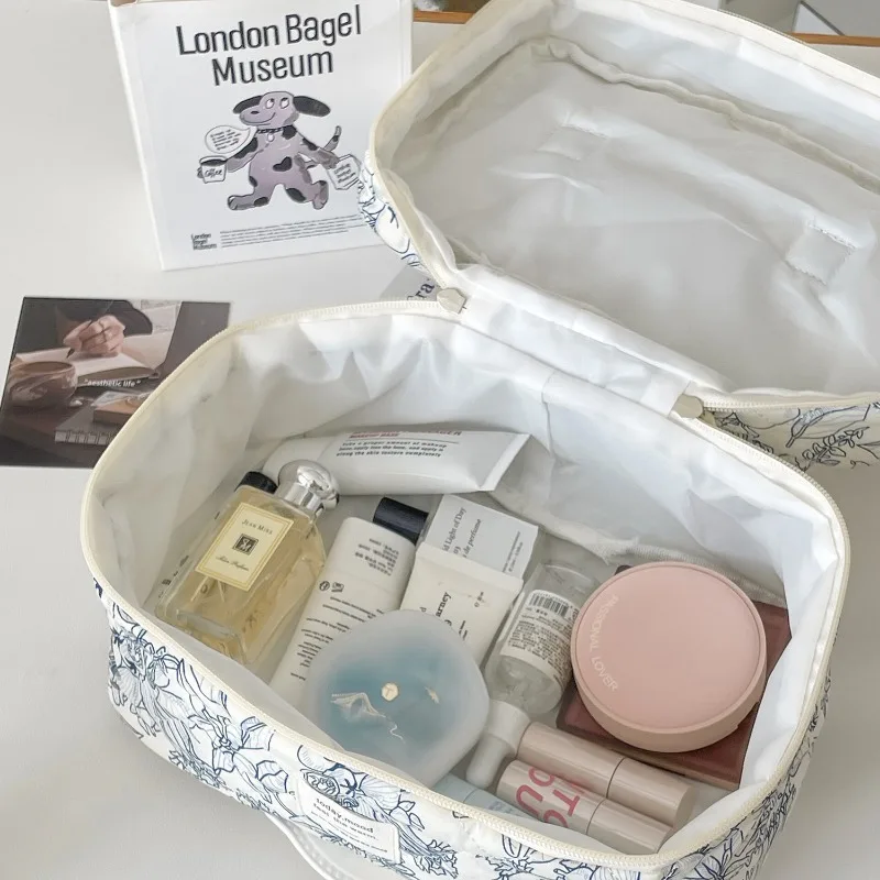 Trousse de maquillage matelassurera à fleurs vintage pour femmes, sac à main portable, fermeture éclair, cosmétique, évaluation de voyage, poudres de toilette, filles, femme, 2024