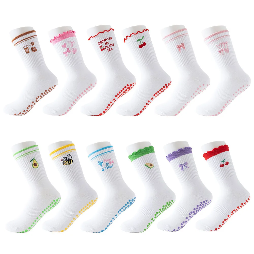 

Носки для йоги, женские вязаные хлопковые носки с вишневой вышивкой для тренажерного зала, фитнеса, пилатеса, силиконовые нескользящие женские спортивные средние носки-трубы