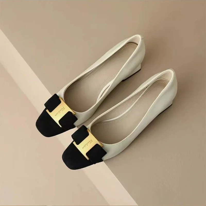 2024 Female Shoes Classic Thick Heel Bow Metal Decoration Lady Pumps Simple Square Head Leather Women Single Shoes