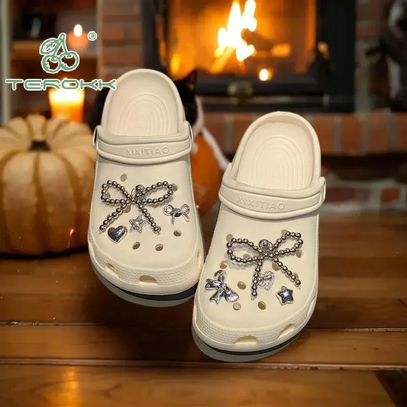 ชุดตกแต่งรองเท้ารูปโบว์มุก 1 ชุด แฟชั่นคลิปติดรองเท้าผ้าใบ ดอกไม้มุก ตกแต่งรองเท้าแบบขั้นสูง DIY หัวเข็มขัดถอดได้ อุปกรณ์เสริมรองเท้า