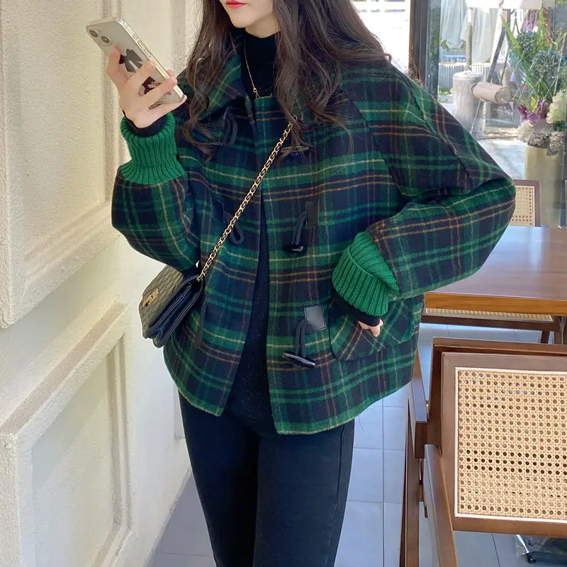 Autumn And Winter New Woolen Coat Short Women\'s Bat Sleeve Button Green Plaid Top Korean Loose Fashion Coat