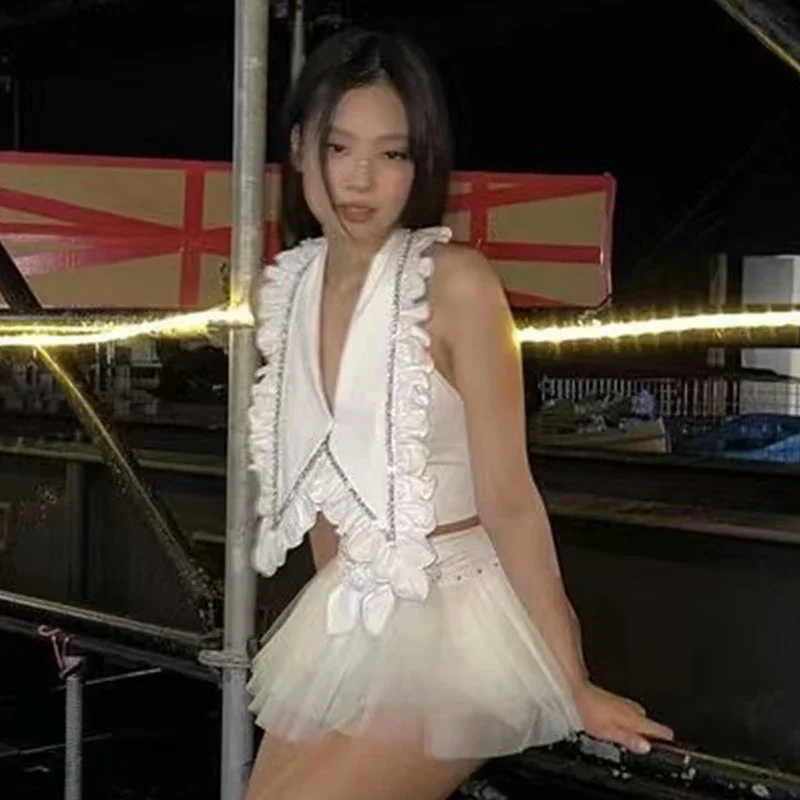 زي رقص الجاز مع تنورة كعكة القوس ، ملابس البوب الكوري ، قمم المحاصيل المثيرة ، ملابس مسرح المغني الكوري ، ملابس بيضاء ، JL5767