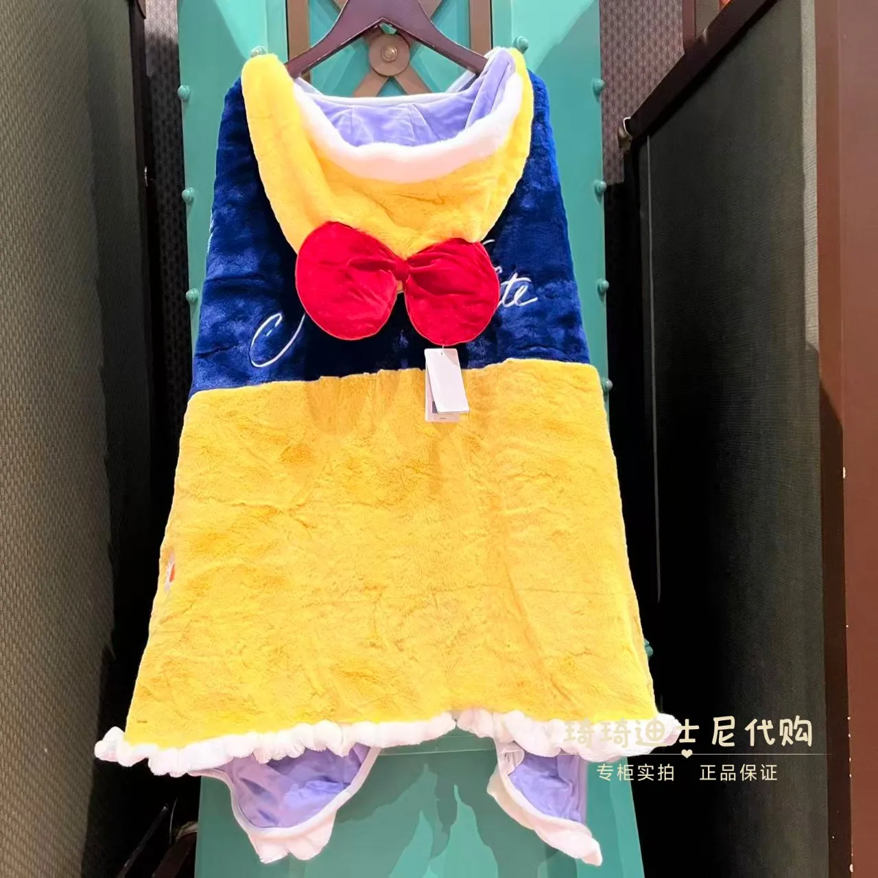 Official Shanghai Disney Toy Story Series Multi-functional Soft Warm Thickened Blankets Shawls And Capes Throw Pillow Gift