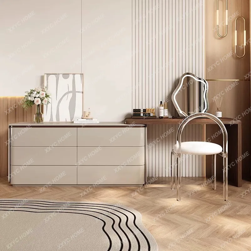 

Комод из массива дерева для спальни, кремового цвета, простой, с выдвижными ящиками.