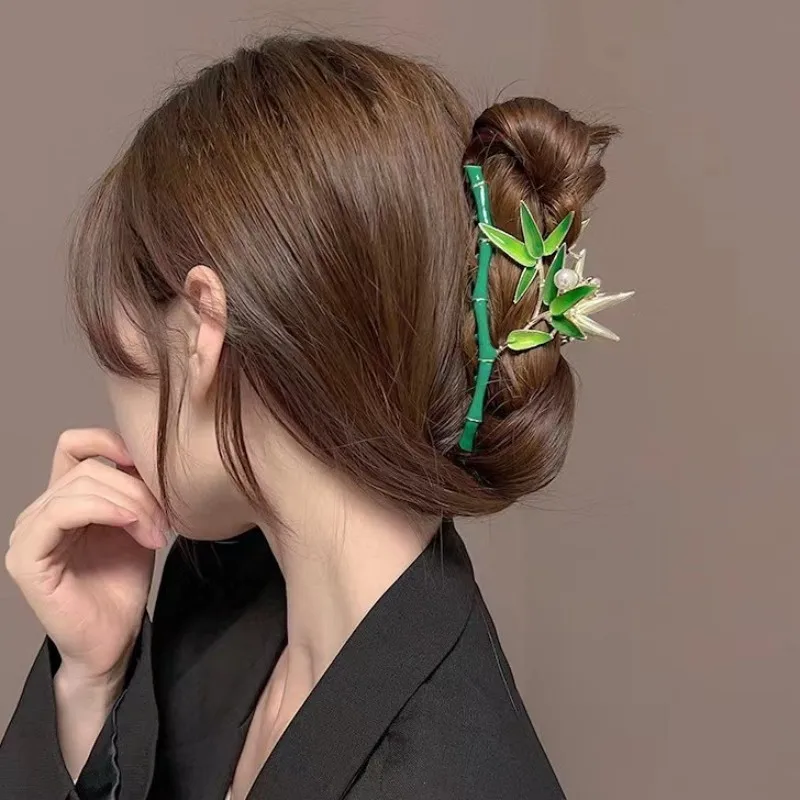 Beliebte handbemalte Ölblumen-Haarspange für den Frühling, süßes und mädchenhaftes Temperament, Haarspange auf der Rückseite des Kopfes. – Detail 4