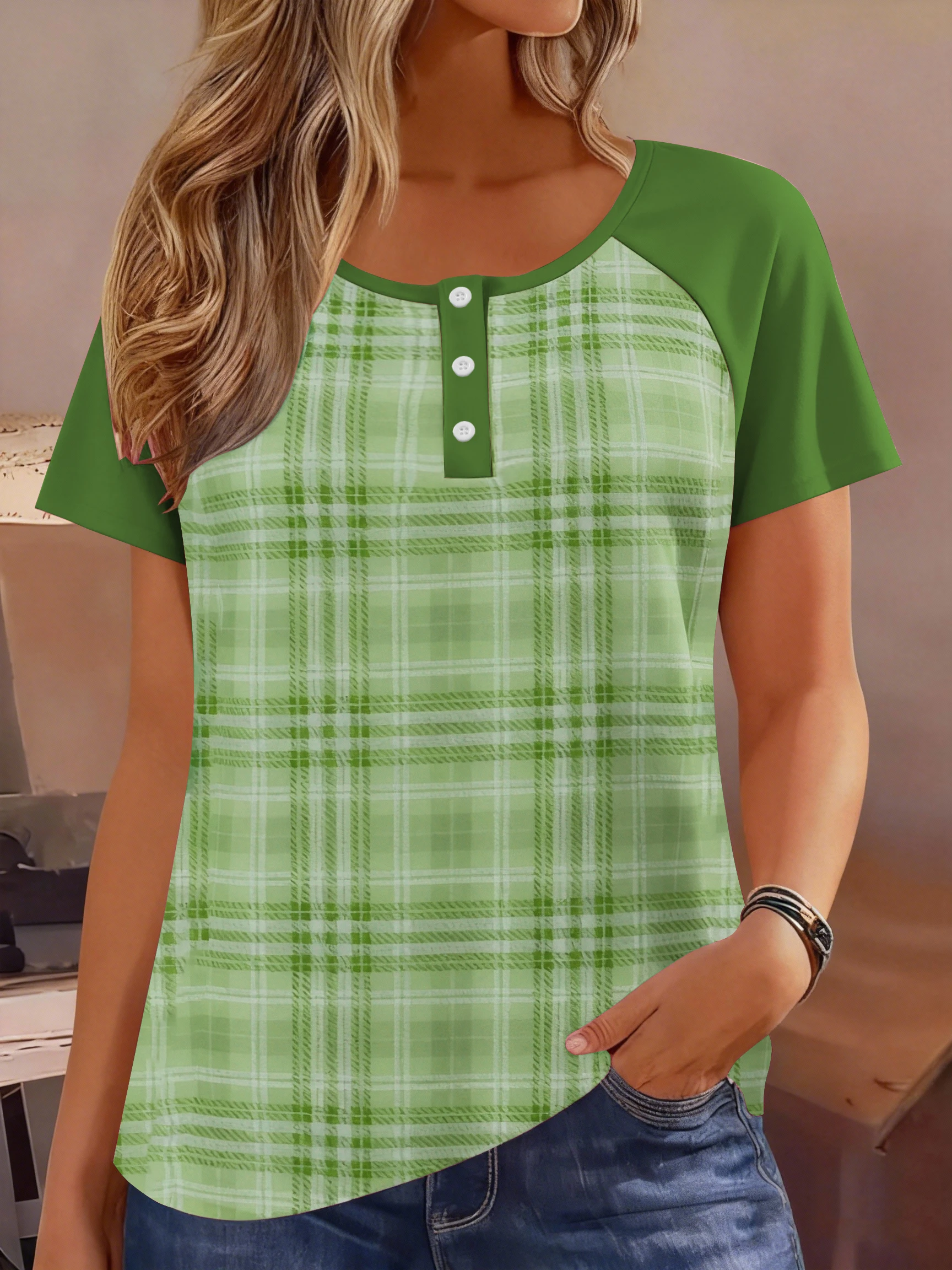 Damen-T-Shirt mit Karomuster in Übergröße, kurzärmlig mit Knopfdetail für Frühlings- und Sommermode