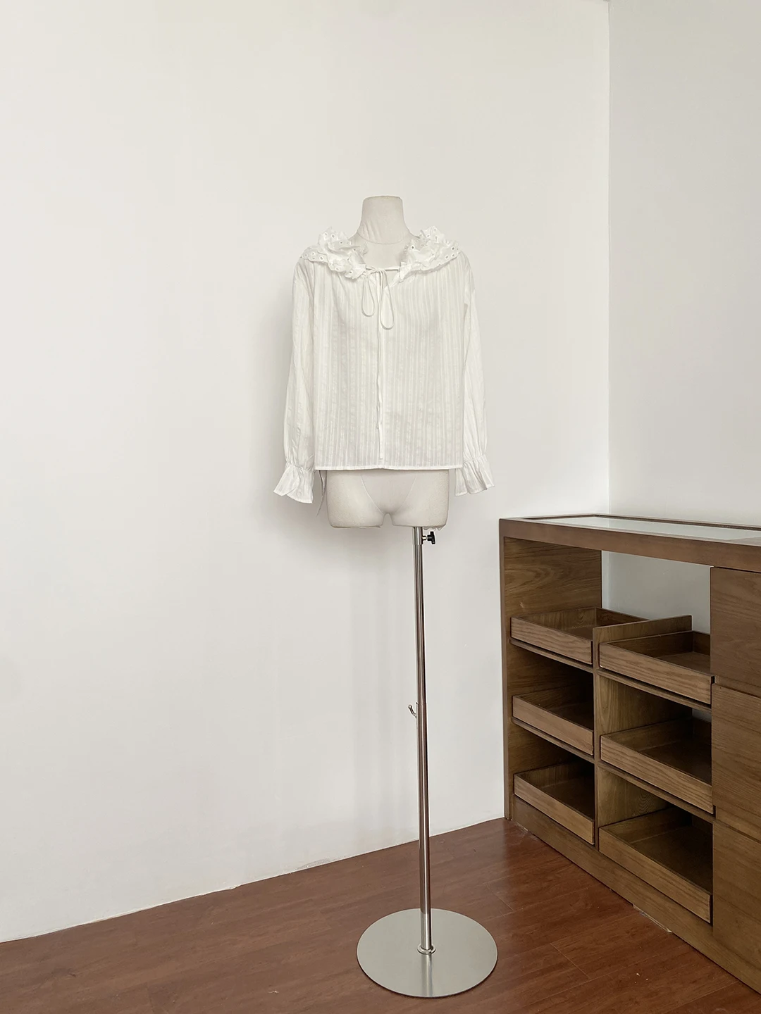 

Gentle Wind Long Sleeve White Shirt Women's Spring Loose Slimming Doll Collar Bubble Sleeve Small Shirt Polyester Fiber