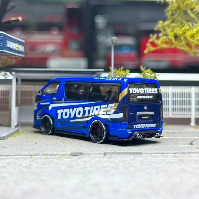 Tarmac funciona 1/64 hiace azul brinquedo pneus liga veículo a motor diecast modelos carro brinquedos coleção presentes de natal do menino