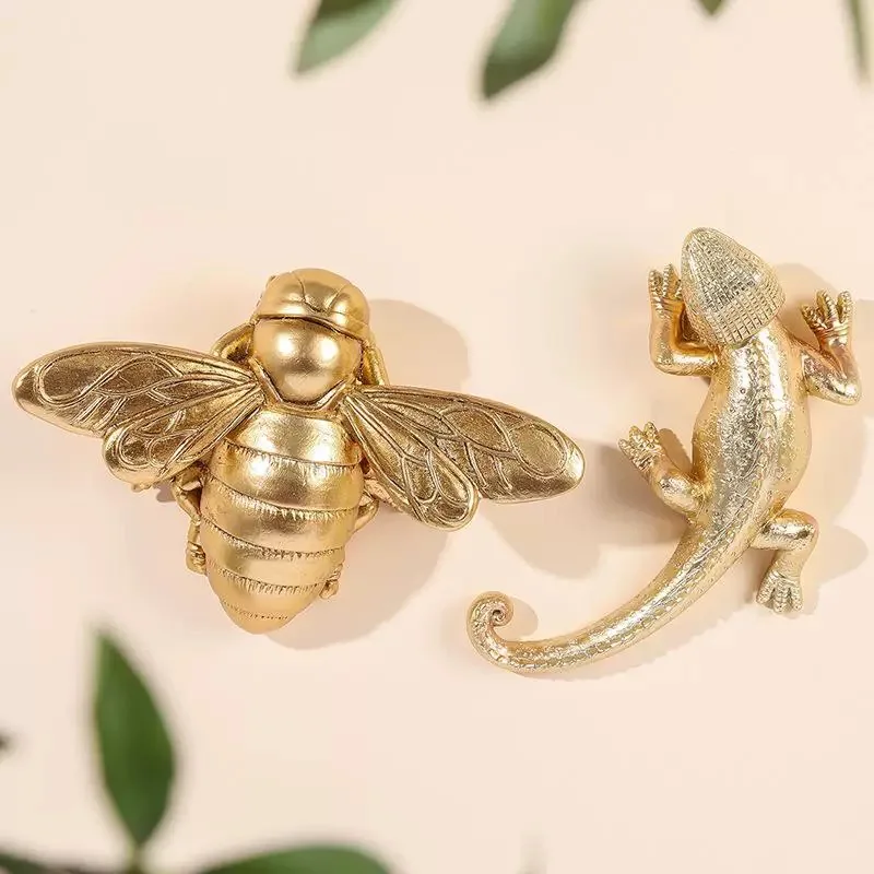 

Золотая смоляная подвеска-пчела-ящерица для декора стен, креативное украшение в виде насекомого, уникальный декор для дома
