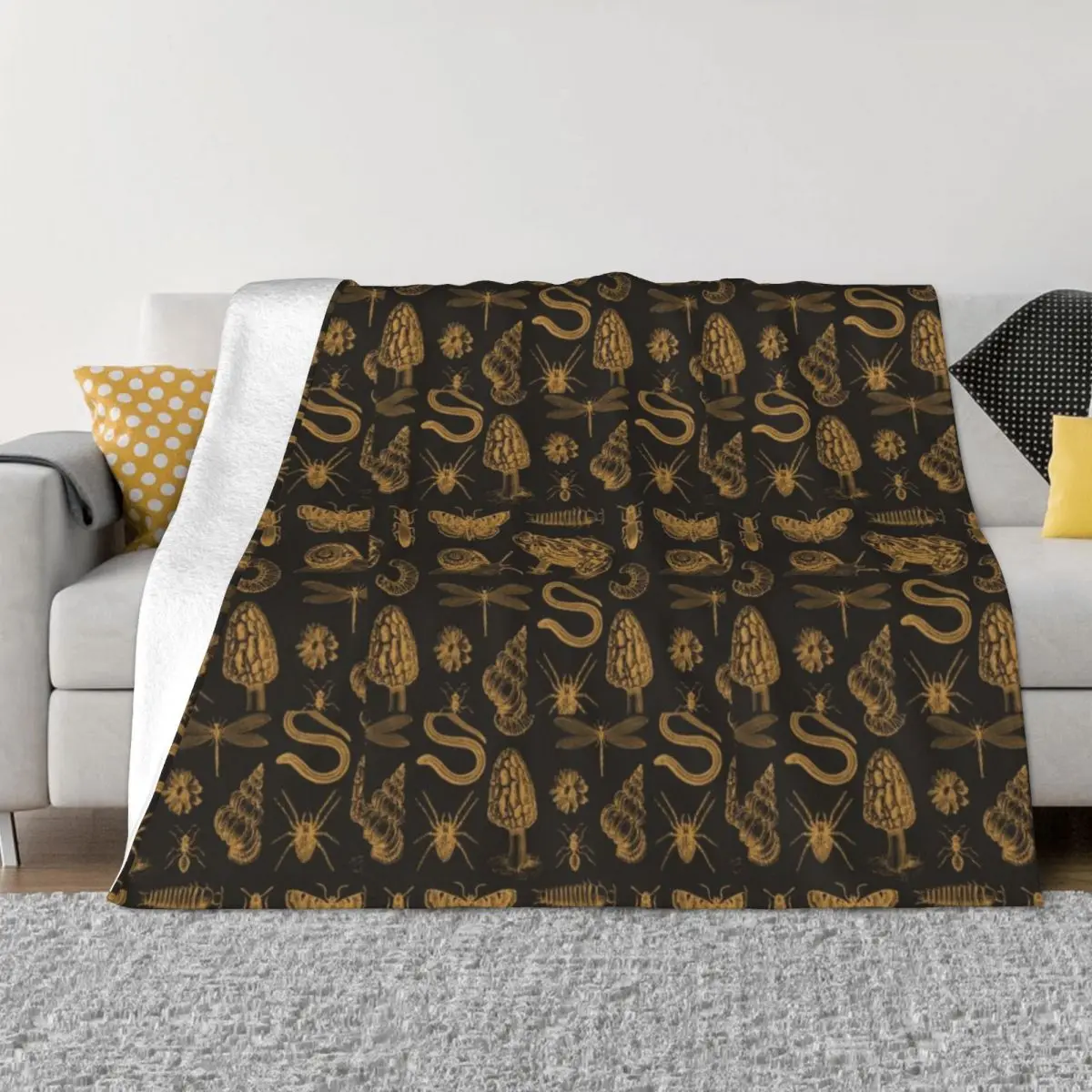 

Vintage Biology Collage: Frog, Mushroom, Snail, Moth Design for Insect Enthusiasts and Nature Lovers Throw Blanket