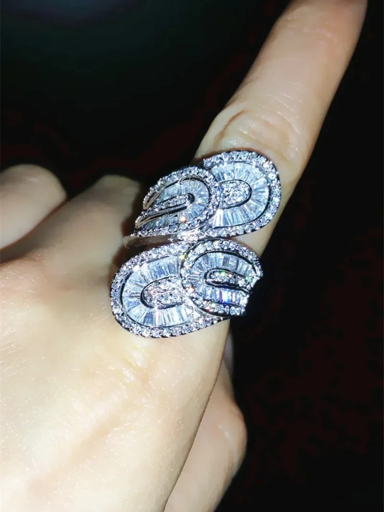 Anillo Majestic Sensation Court de Plata de Ley 925 con Diamante de Laboratorio, Anillo de Compromiso y Matrimonio para Mujer y Hombre