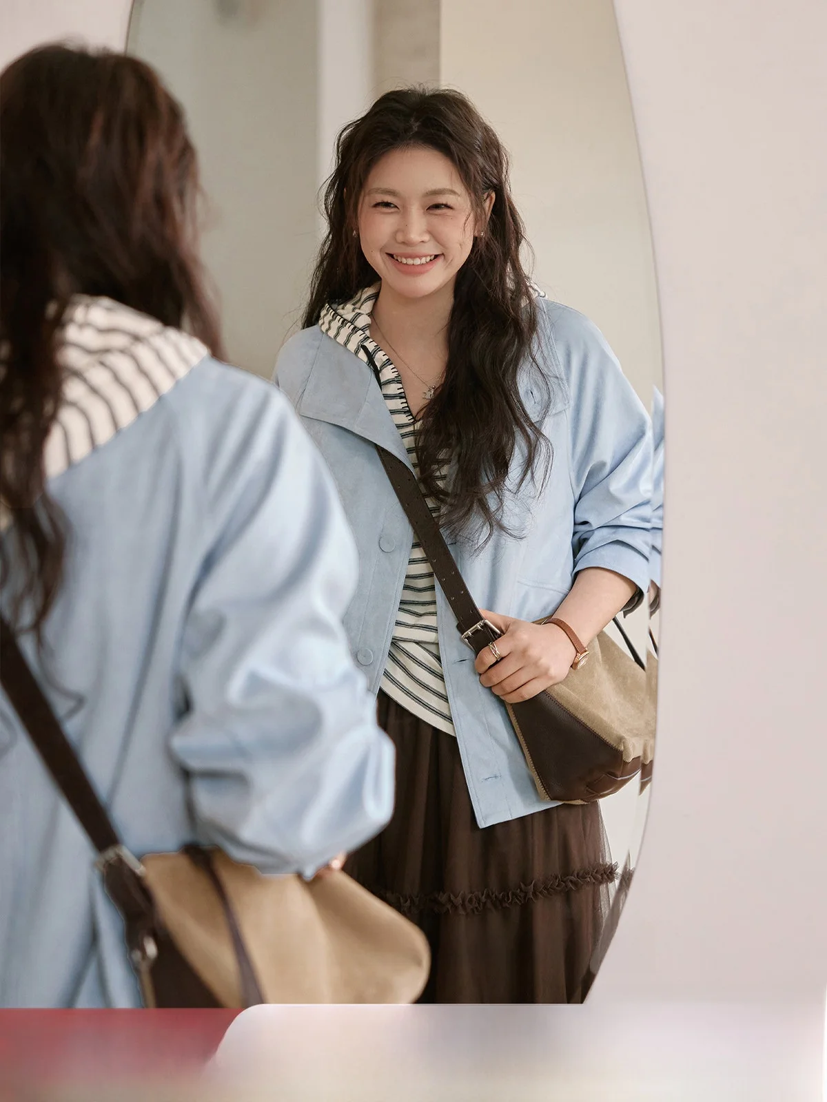 

Женская замшевая куртка больших размеров с эффектом стройности, дизайнерский крой на плечах, весенняя, для повседневной носки, однотонная, свободного кроя, верхняя одежда, пальто