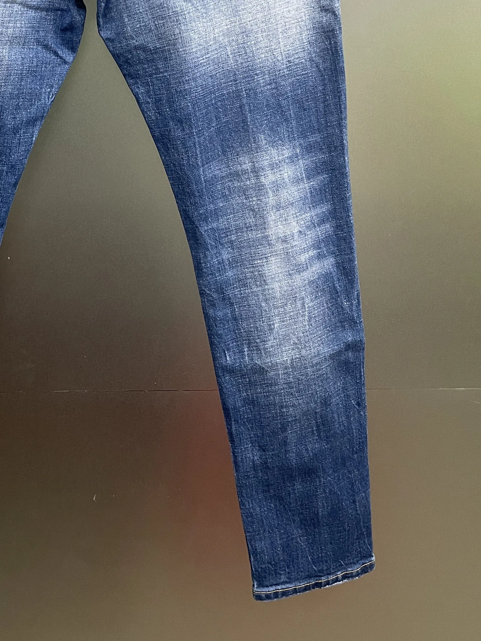 Autunno 2024 Nuovo D2 Jeans da uomo lavato con foro di molatura Patch Paint Slim-fit piccolo tubo dritto