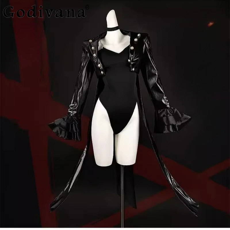Gioco Royal Costume Cosplay per donna Natale Parrucca nera Tute Cappotto in PU Set Donna Autunno Halloween Abito da festa sexy