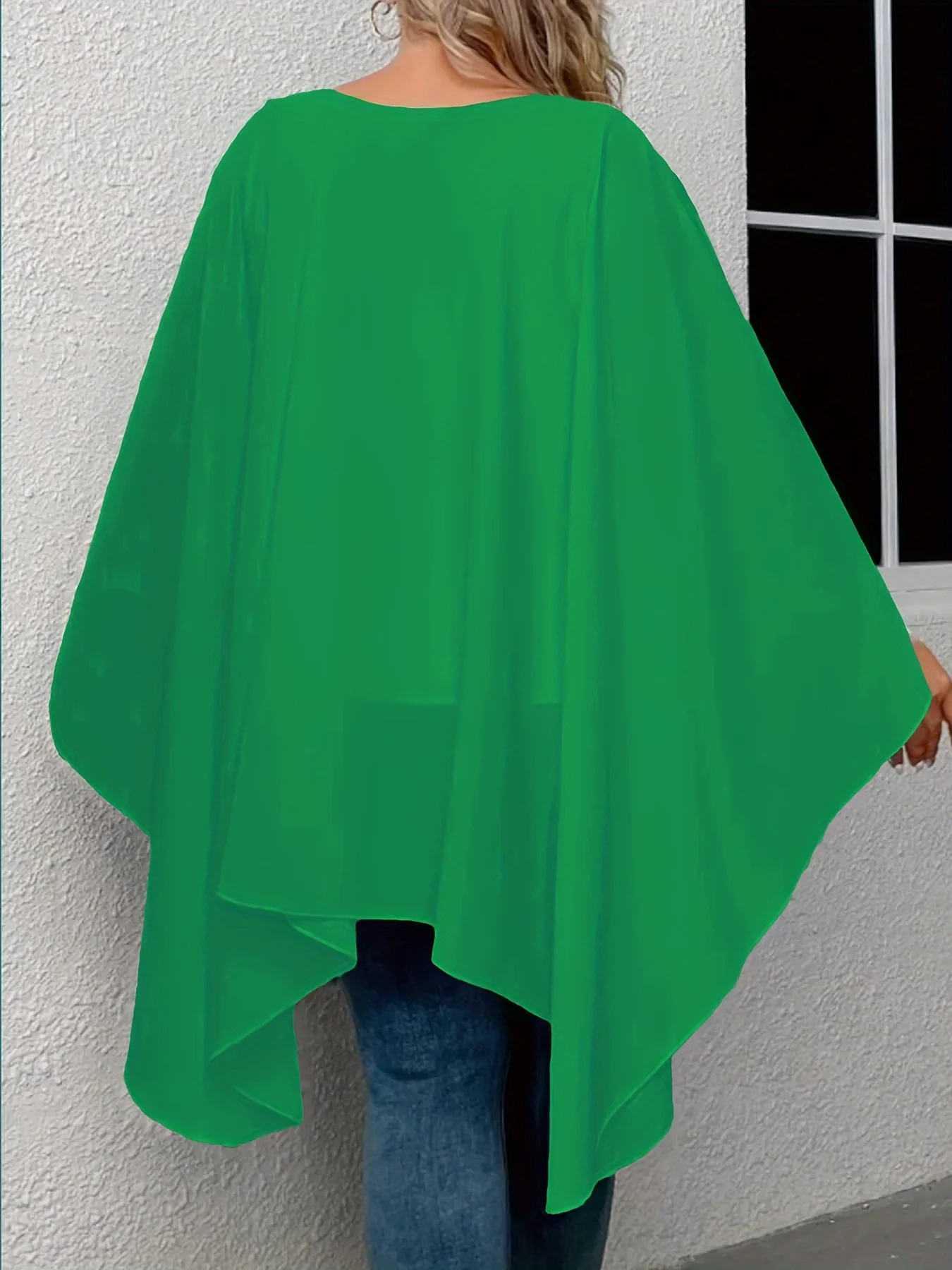 Plus-size Women's Solid-color Top, Crew Neck, Asymmetrical Back Hem.