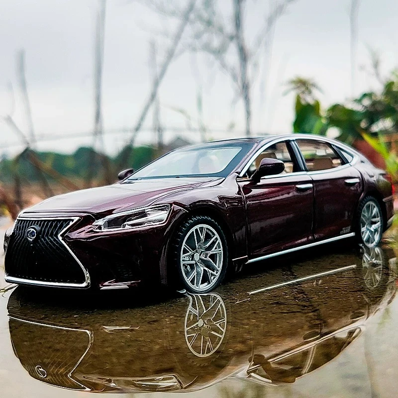 1:32 LS500H Hybrid Sedan Alloy Diecast Model Car Sound & Light Ornaments Toys Collection Hobbies Gifts Toys