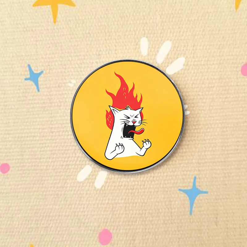 Cool Screaming Angry Cat UV Printing Pin Round Brooch Lapel Badge Cartoon Fire White Kitten Accessory Gift For Trendy Teen