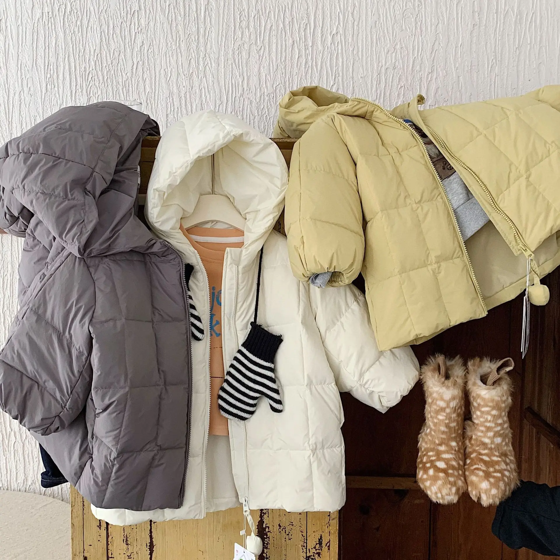 

Kids Clothes Down Jackets Winter Long-sleeved Hooded Fluffy Style Solid-color Down Jackets Baby Boys and Girls Daily Outwear