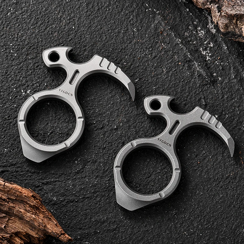 Titanium Alloy Keychain Multifunctional Outdoor EDC Tool Titanium Alloy Pry Bar Portable Nail Remover