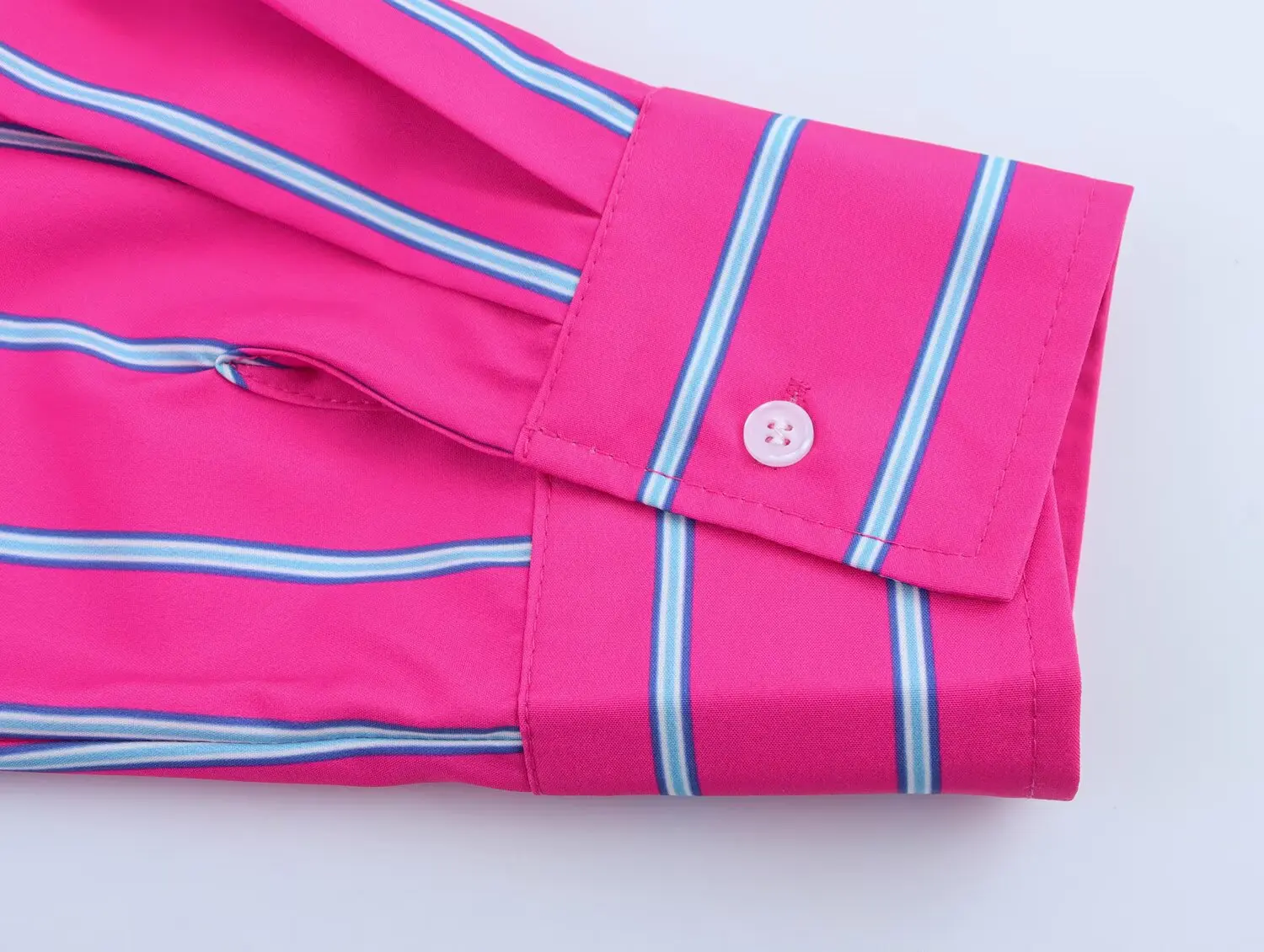 เสื้อเชิ้ตแขนยาวลายทางทรงหลวมสไตล์ยุโรปและอเมริกาแฟชั่นใหม่สำหรับผู้หญิงปี 2025