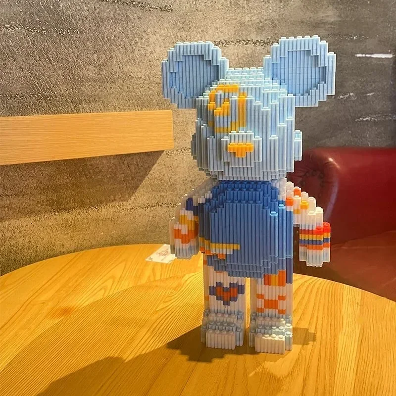 Gigantyczny płynny niedźwiedź z kreskówkowym motywem miłosnym brutalny niedźwiedź Bearbrick color Model klocki do budowy mikro diamentowe klocki zestaw zabawkowy dla dzieci