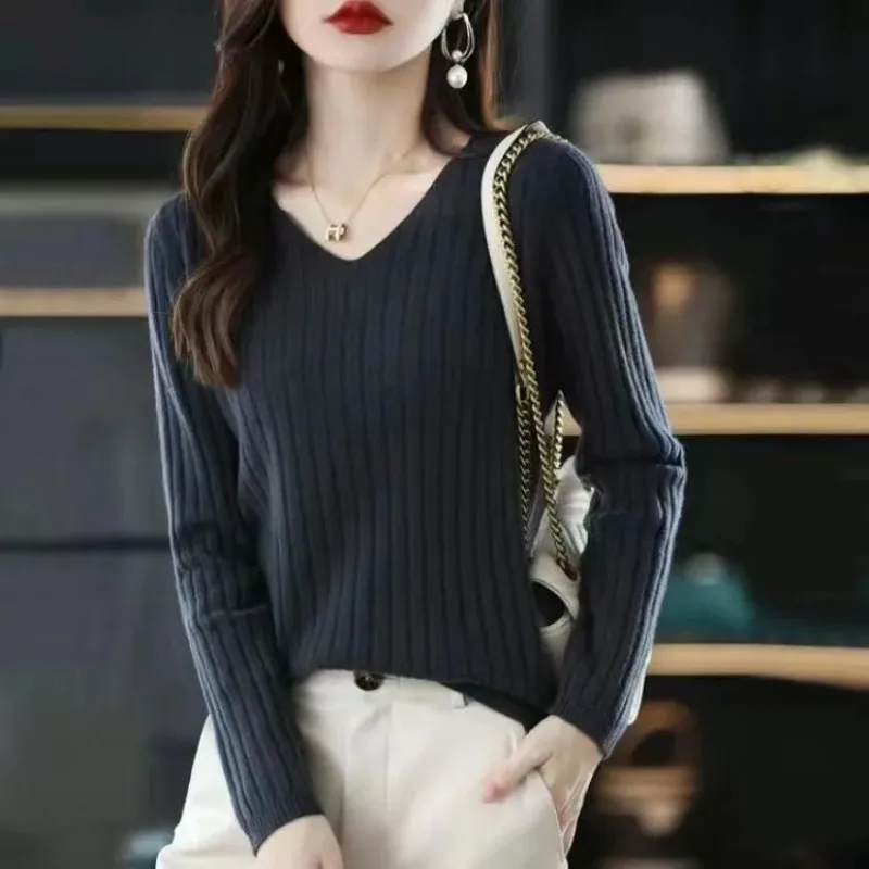 Minimalist Round Neck Solid Color New Spring Autumn Women's V-neck Long Sleeved Fashion Elegant Versatile Knitted Shirt Tops