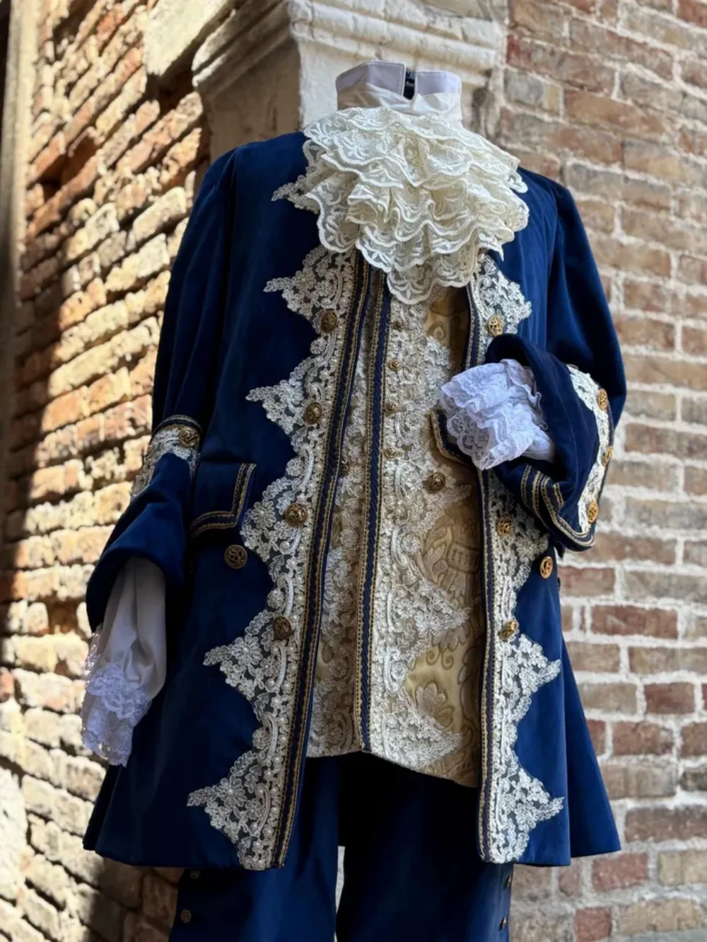 

Men's Rococo French Court Gentleman Costume 1700s Victorian Royal Aristocratic Tuxedo Uniform Suit Medieval Louis Χ Ⅵ Ball Gown