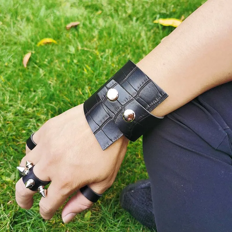 Charm Crack Leather Bracelets Fashion Jewelry Vintage Punk Style Soft Jewellery Gift