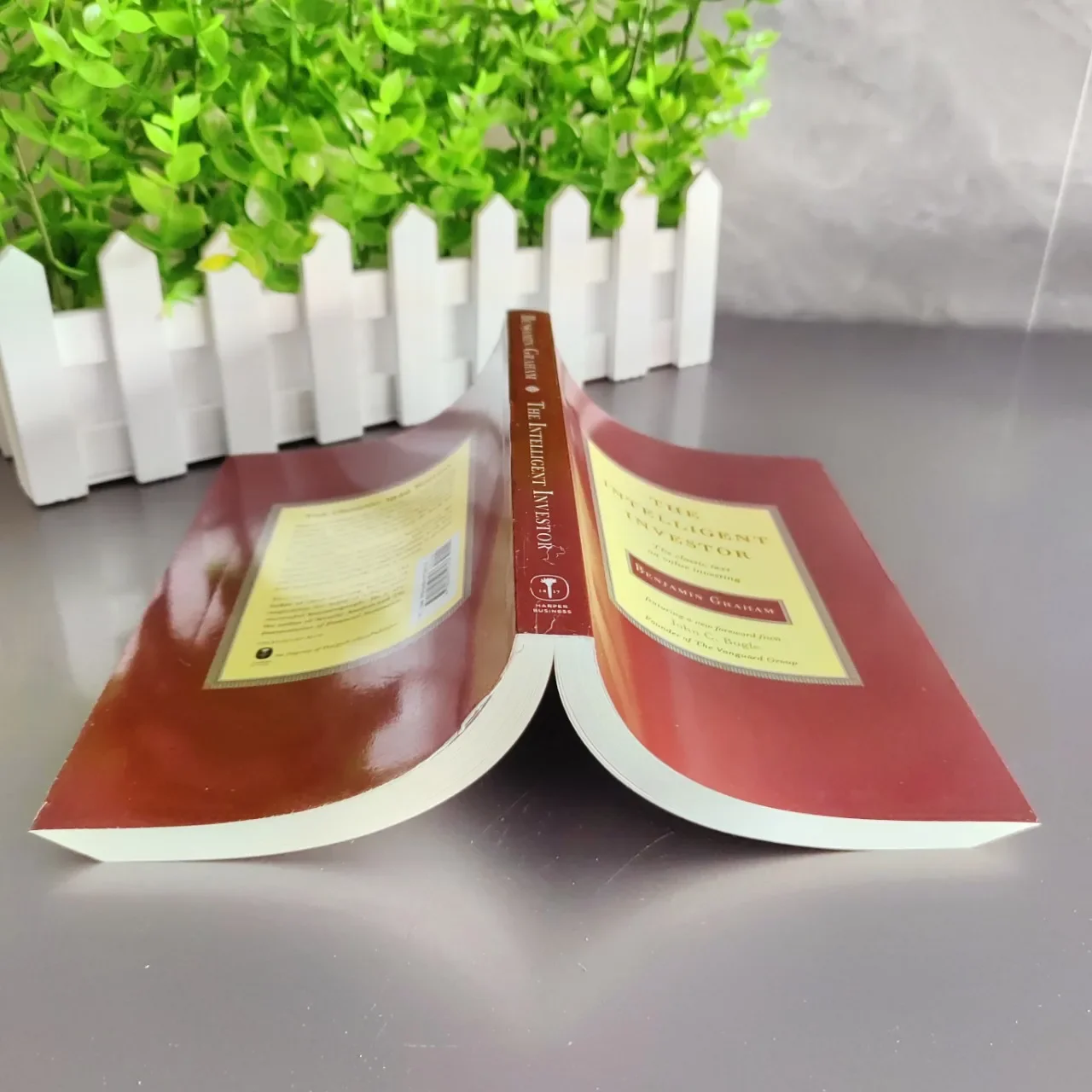 

best sellerThe Intelligent Investor The Definitive Book on Value Investing for Adult Financial Management Reading Book