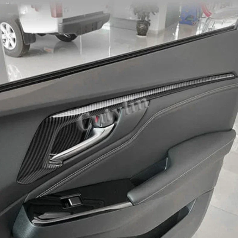 

Для Isuzu D-MAX 2021-2022: Аксессуары для интерьера, карбоновая накладка на панель кнопок стеклоподъемников и переключателей, накладка на панель переключения передач