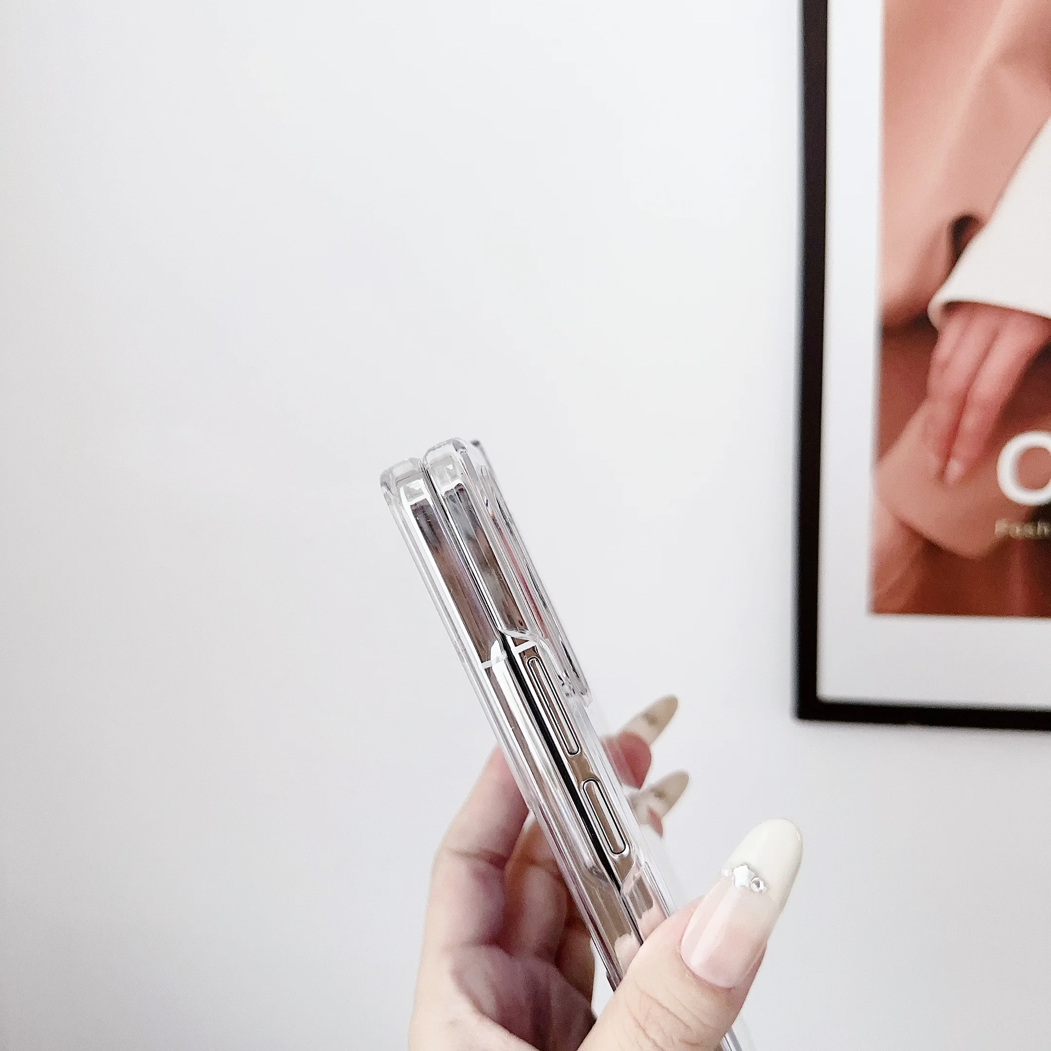 Magnetische Kabellose Ladehülle Transparent für Samsung Galaxy Z Fold 8 Ultra 7 6 5 4 3 Fold6 Fold5 mit Scharnierschutz – Detail 7