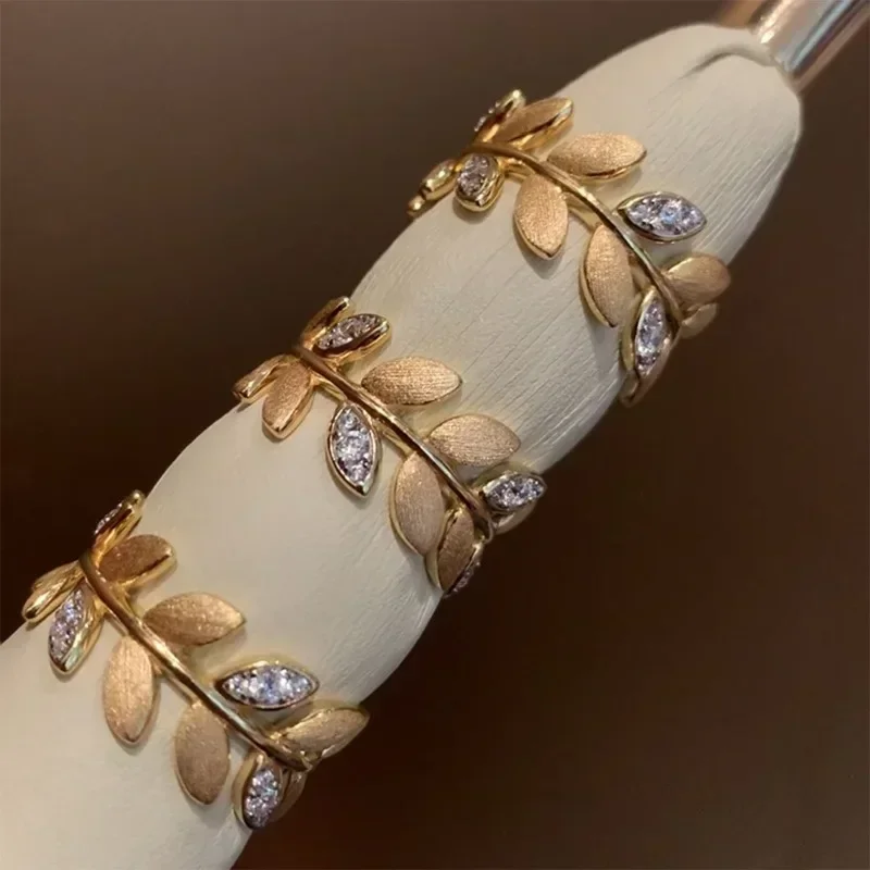 Vintage style romantic exquisite wire drawing leaf inlaid crystal rings for women fashion charms engagement ring jewelry