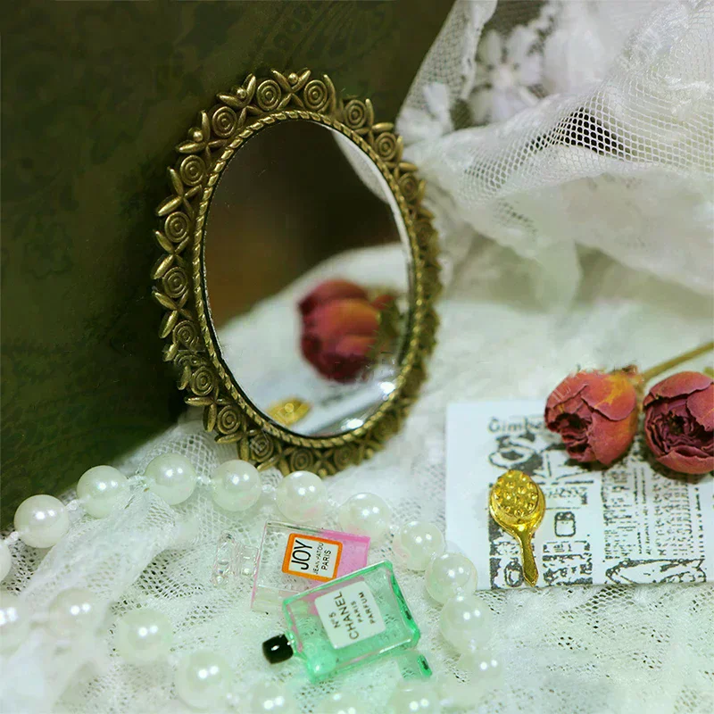 1/12 Dollhouse Vintage Rose Mirror Wall Mirror Frame Dollhouse Furniture Accessories Micro Scene Decoration Photo Props