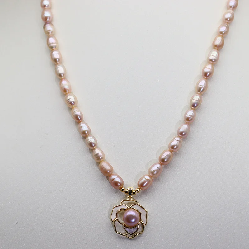 Ins Style Freshwater Pearl Necklace, High-end Pearl Clavicle Chain, Temperament Camellia Pendant, Light Luxury Classic Jewelry