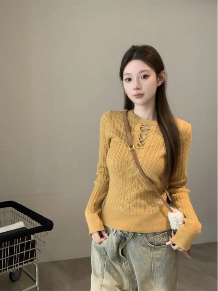 

Autumn and Winter Fashion New Women's Elegant Knitted Inner Hoodie Design Sense Slimming Long Sleeve Sweater Top