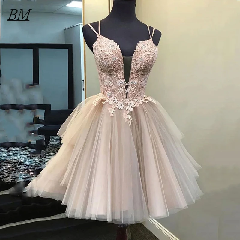 Spaghetti Straps Short Homecoming Dresses  Deep V-Neck Lace Applique Ruffles Tulle Cocktail Prom Party Graduation Gown BM386