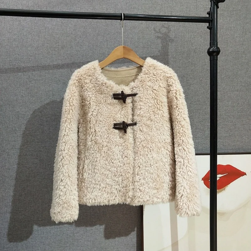 2025 نمط جديد زر جولة الرقبة فرو الضأن معطف جلد المرأة الأغنام شيرلينغ سترة قصيرة JT521