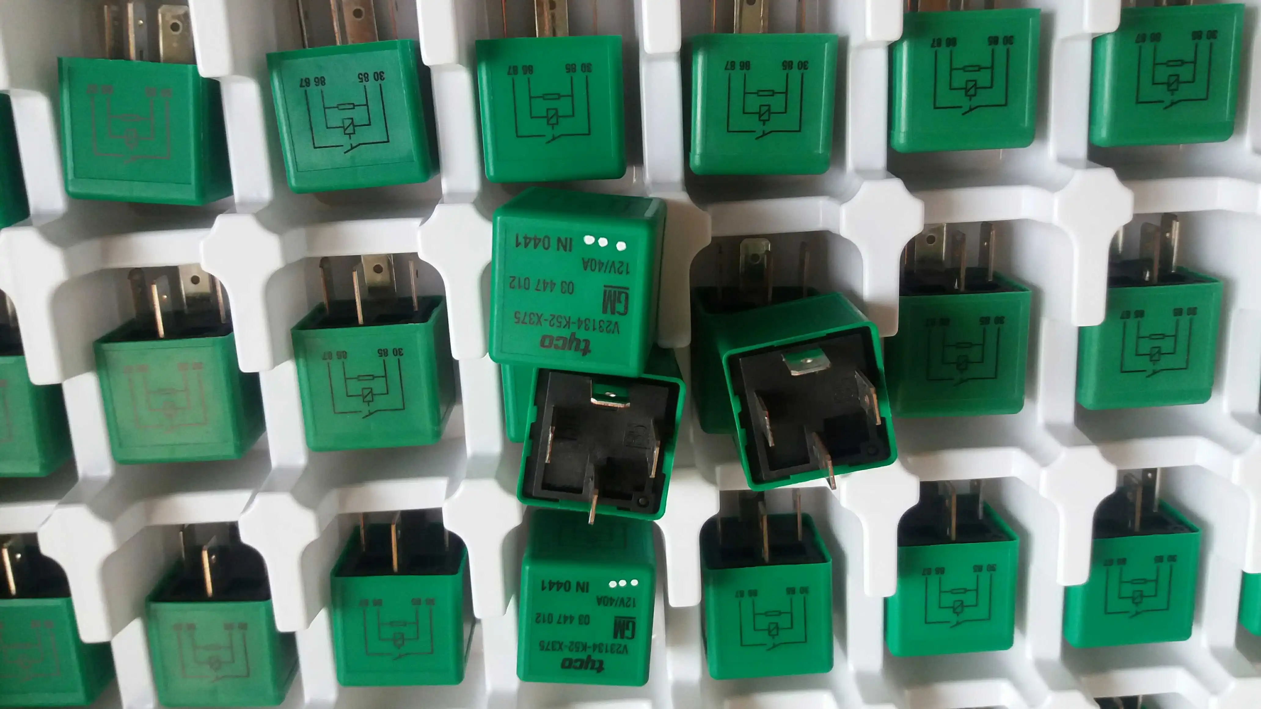 Free shipping  tyco V23134-K52-X375 12V/40A,4    10PCS  As shown